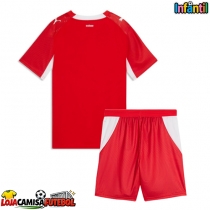 Camisa de Futebol Suíça Equipamento Principal Infantil Mundo 2026 Manga Curta (+ Calças curtas)
